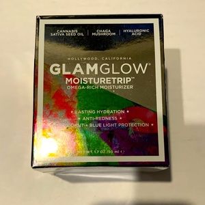 NIB Glam glow moisture trip